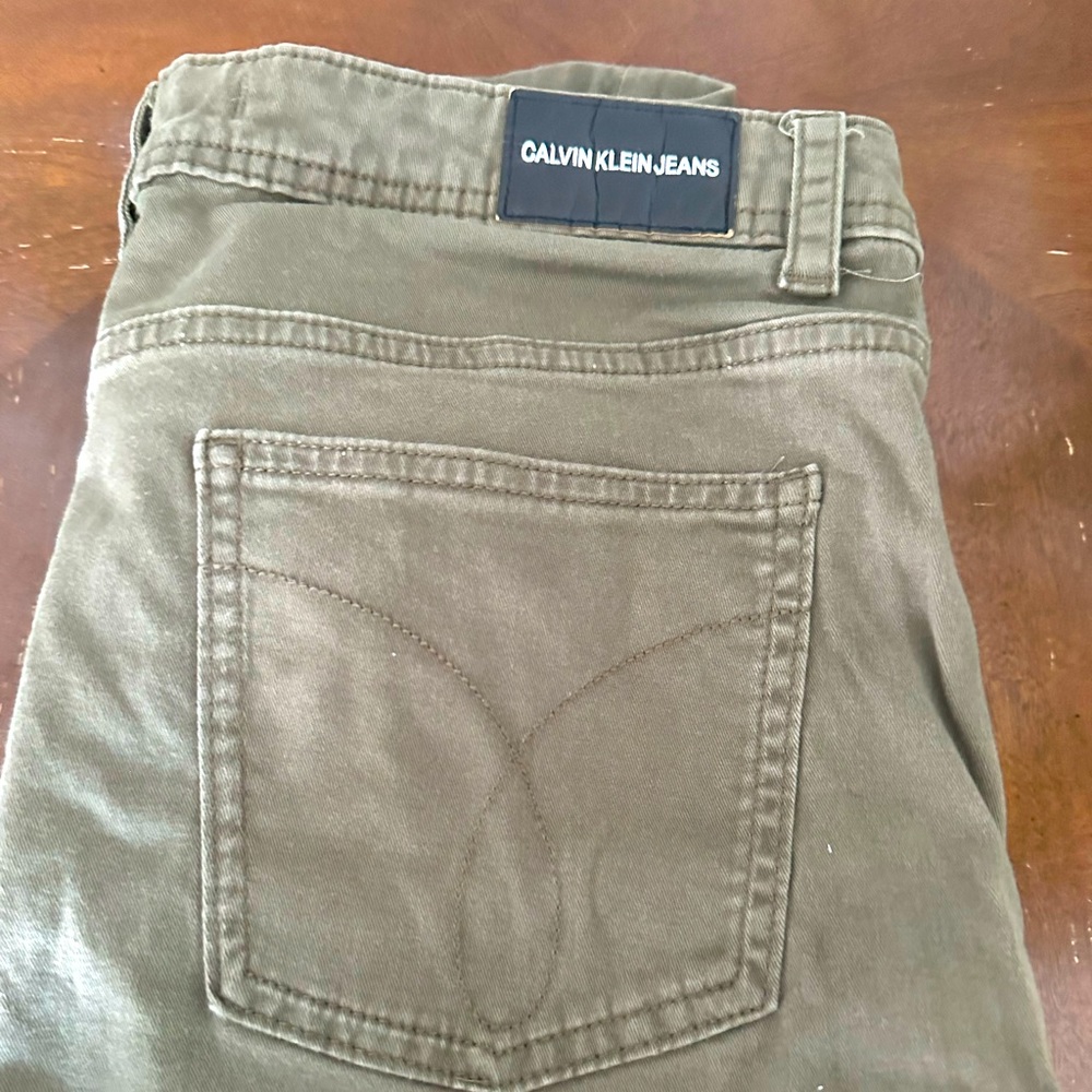 Capri pants